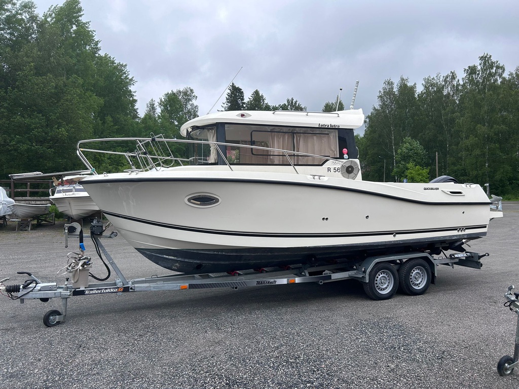 Quicksilver 755 Pilothouse + Mercury F150