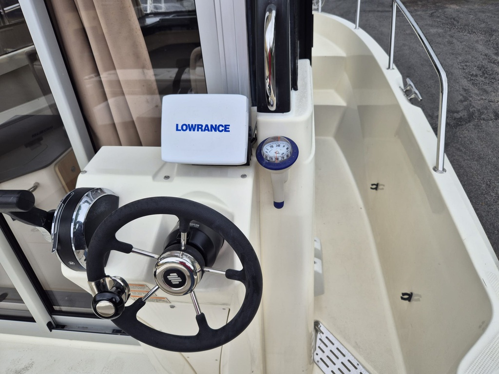 Quicksilver 755 Pilothouse + Mercury F150