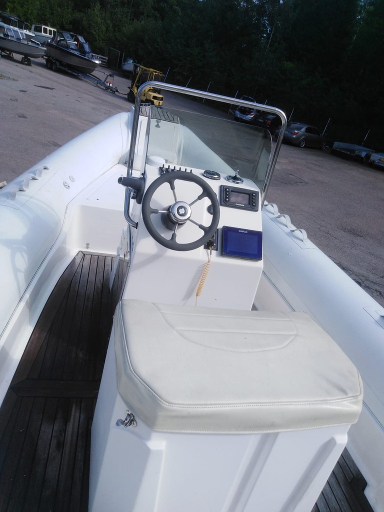 Ocean Rib T 760 IPC + Evinrude 250