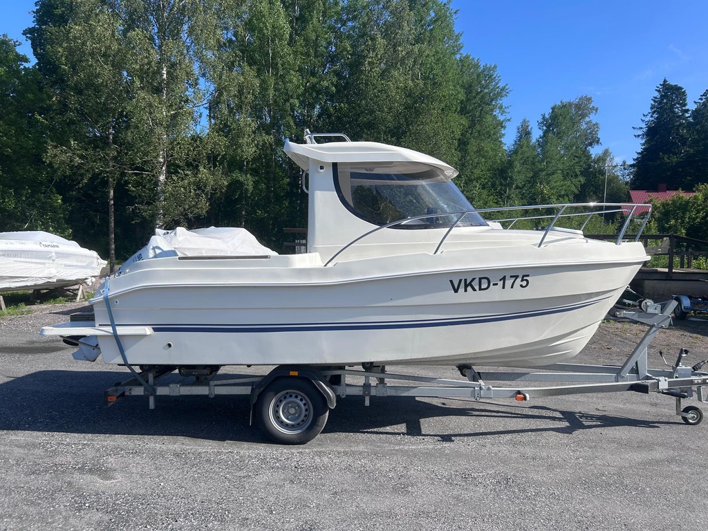 Sport-Yacht Pilot House 535