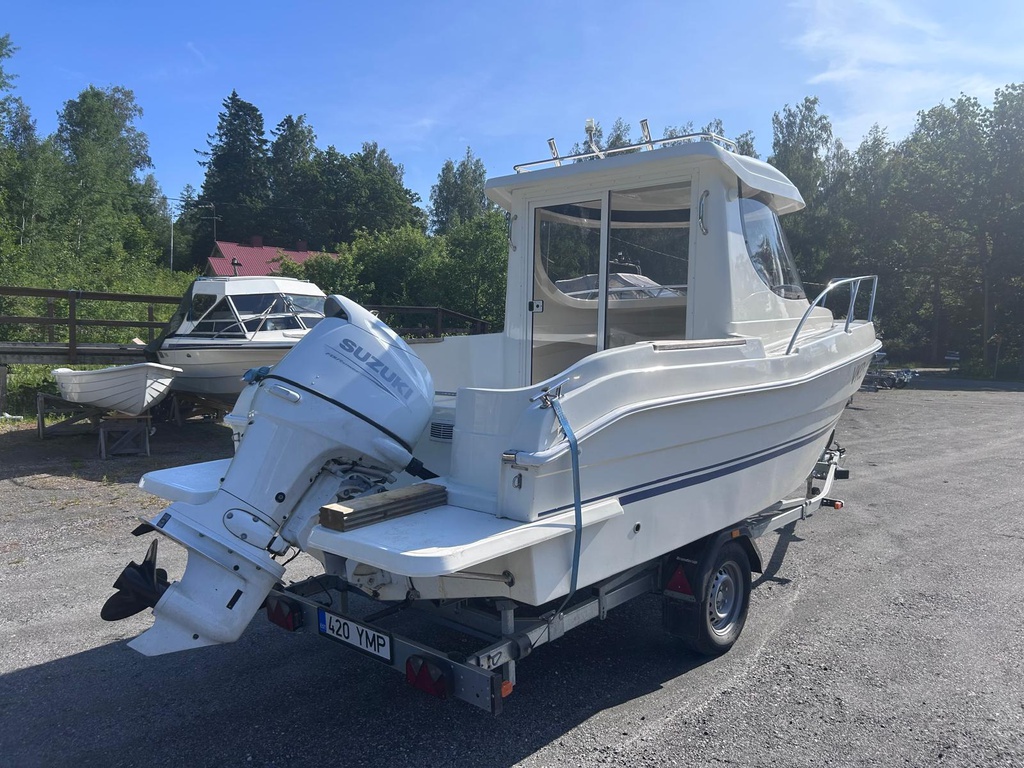 Sport-Yacht Pilot House 535