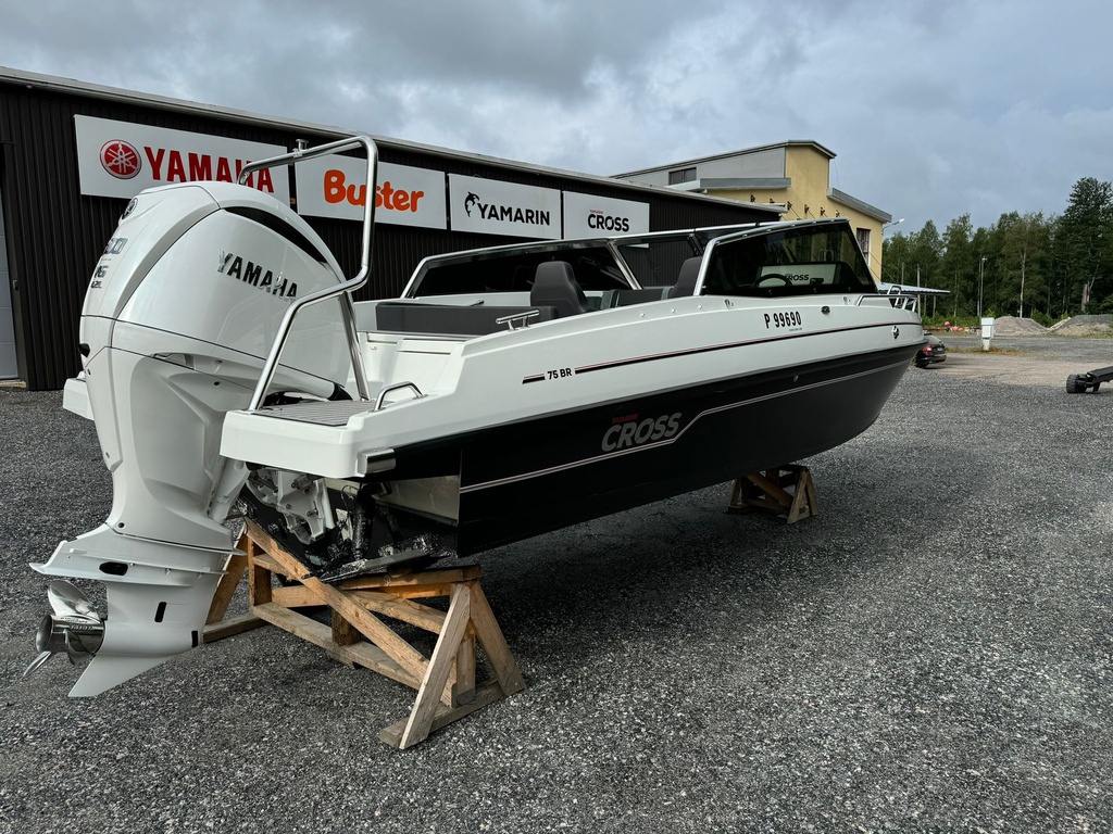 Yamarin Cross 75 BR + Yamaha F300