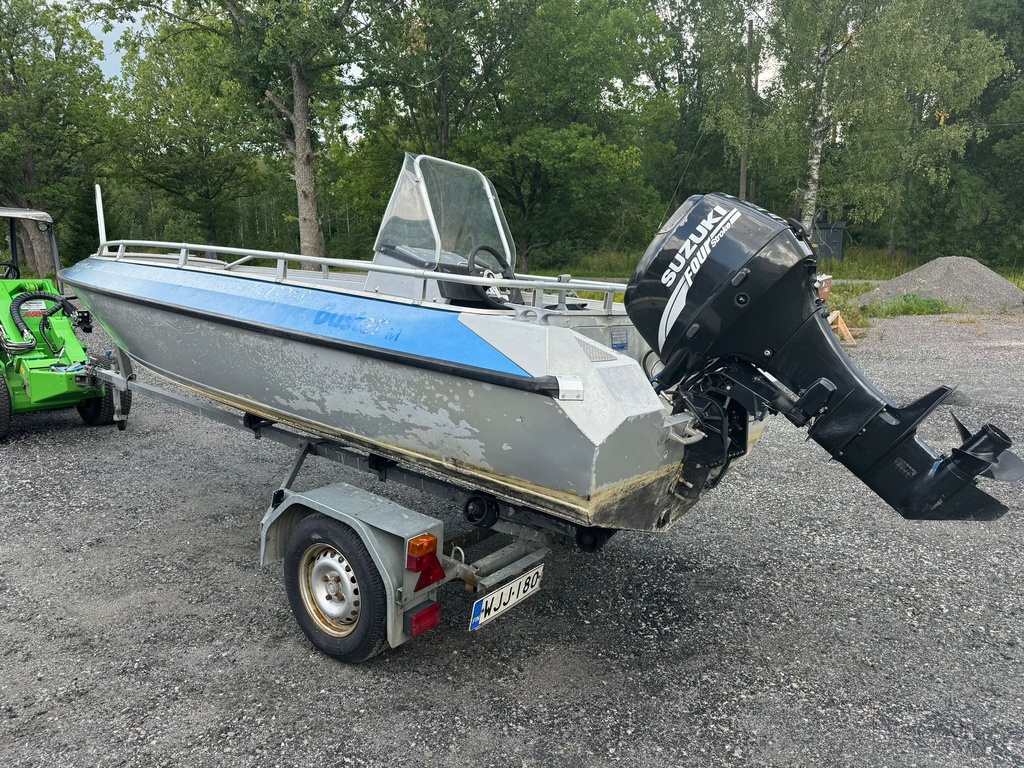Buster M + Suzuki DF 40