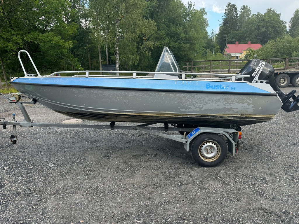 Buster M + Suzuki DF 40