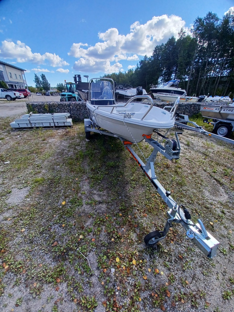 Suvi 4230+ Yamaha 20hp