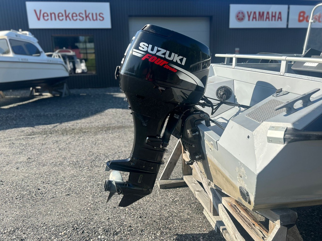 Buster L2 + Suzuki DF50