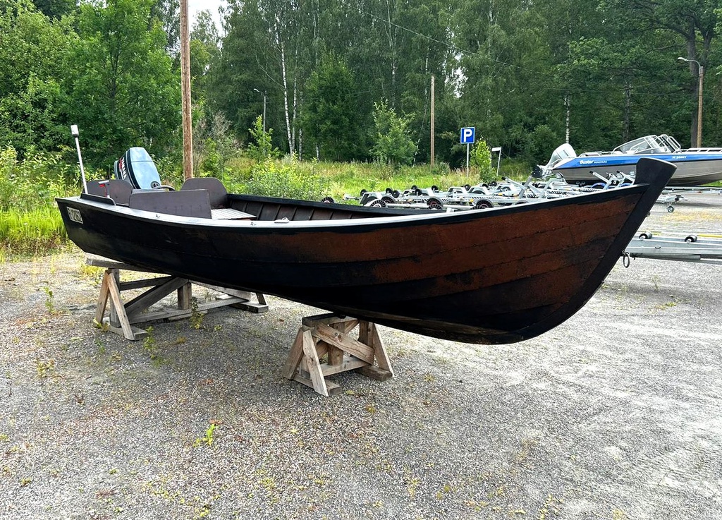 Tjärad pulpetbåt + Yamaha 40hv 2T