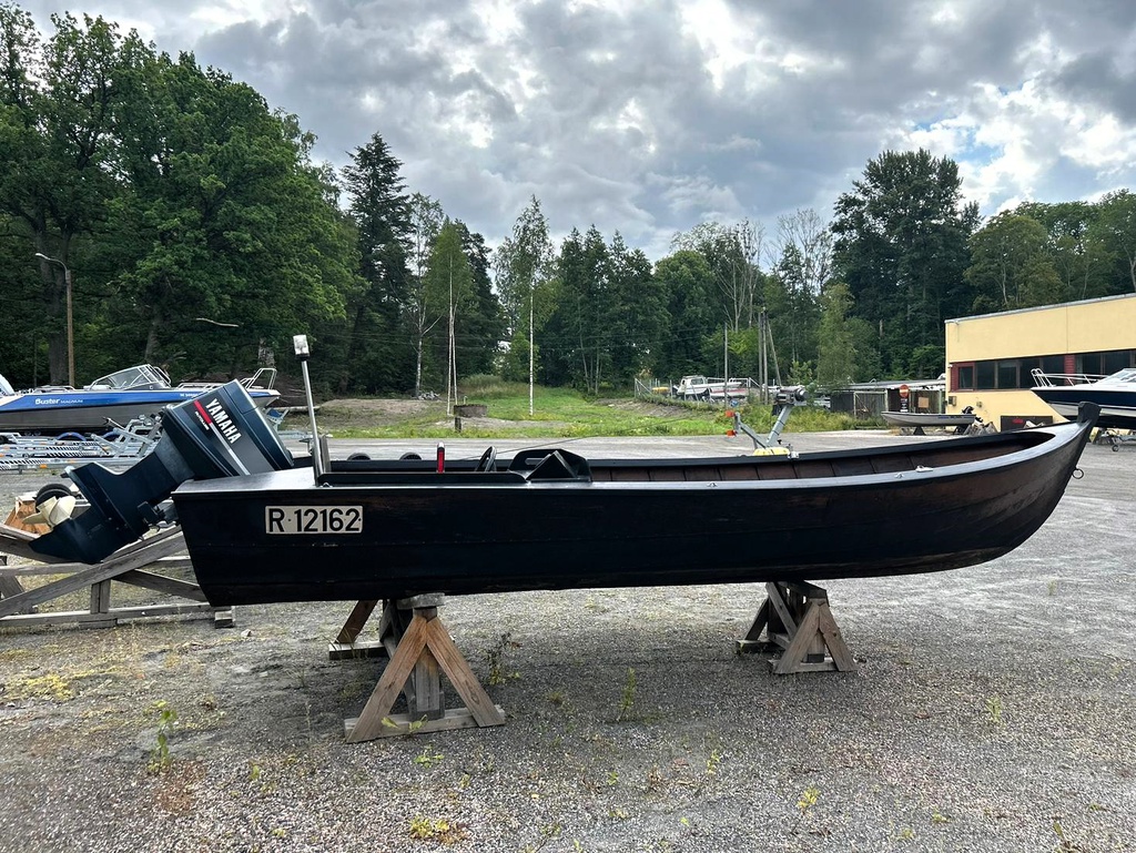 Tjärad pulpetbåt + Yamaha 40hv 2T