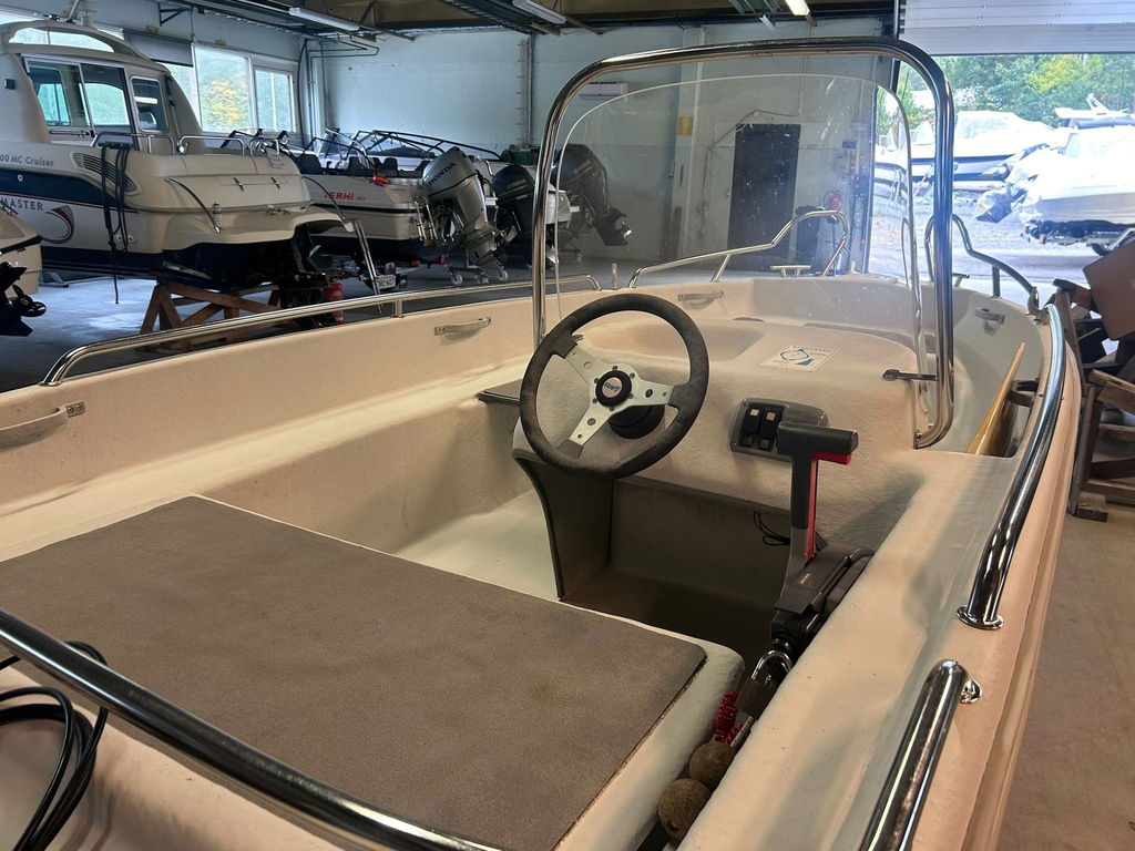 Suvi 4250 + Yamaha F20