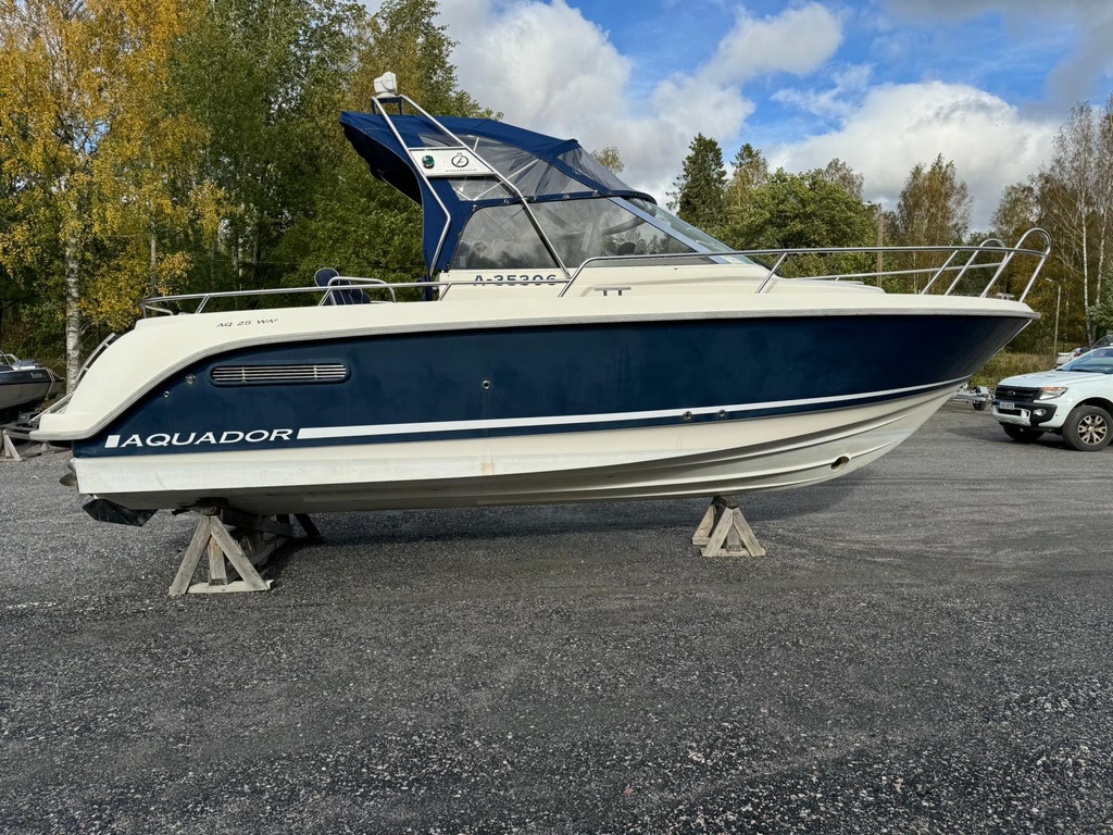 Aquador 25WA + Mercruiser 320