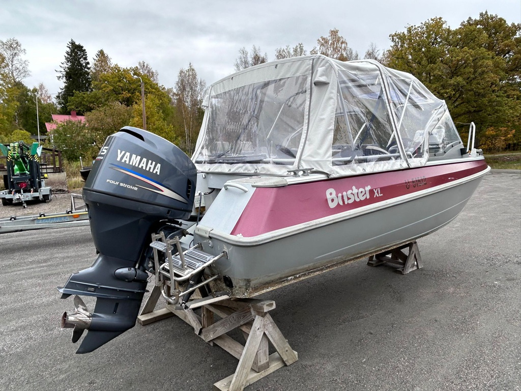 Buster XL + Yamaha F115