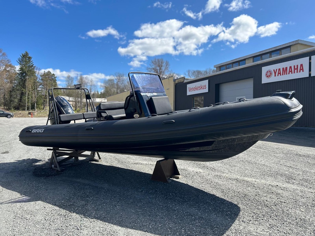 Brig Navigator 700 + Evinrude E-TEC 200