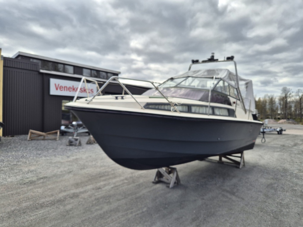 Fjord 725SE + Yanmar 4LHA 240hv