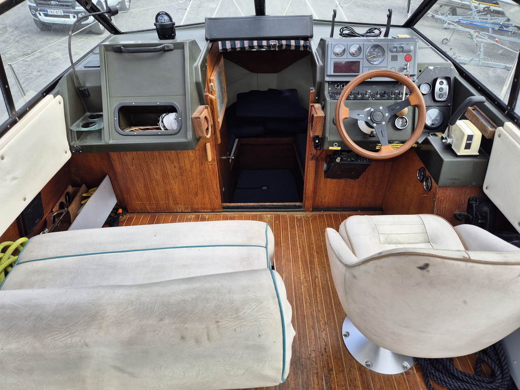 Fjord 725SE + Yanmar 4LHA 240hv