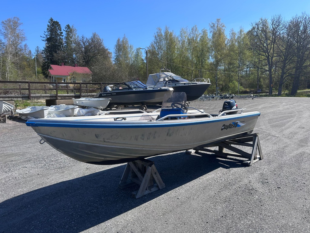 Buster XSr + Suzuki DF15