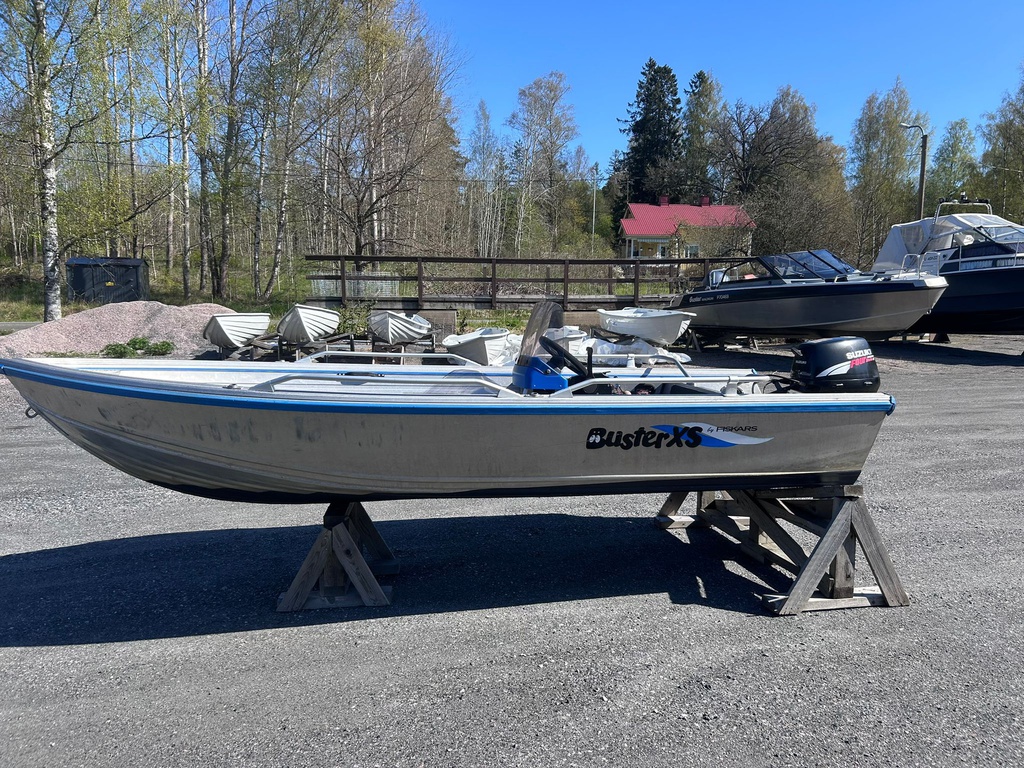 Buster XSr + Suzuki DF15