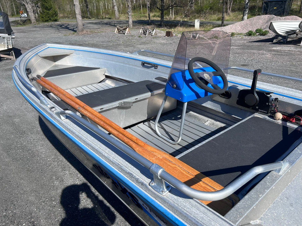 Buster XSr + Suzuki DF15