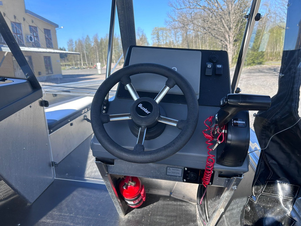 Buster M2 + Yamaha F40