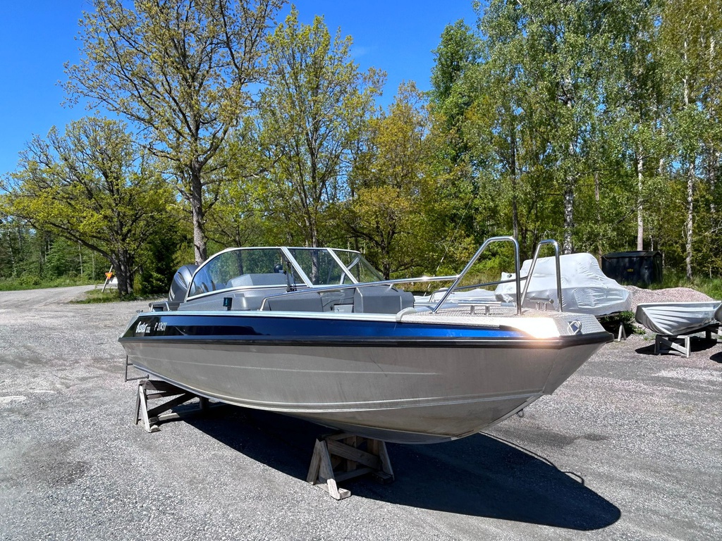 Buster XXL + Yamaha F150 
