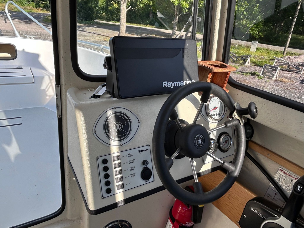 TG 5900 + Suzuki DF70 T42110