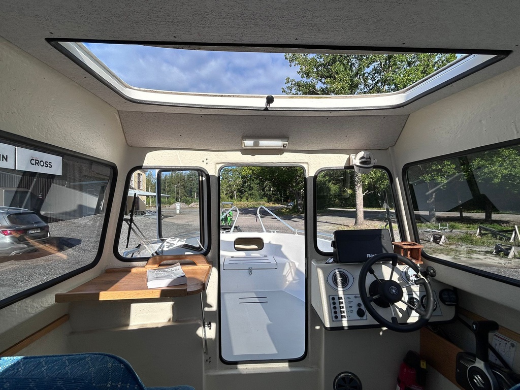 TG 5900 + Suzuki DF70 T42110
