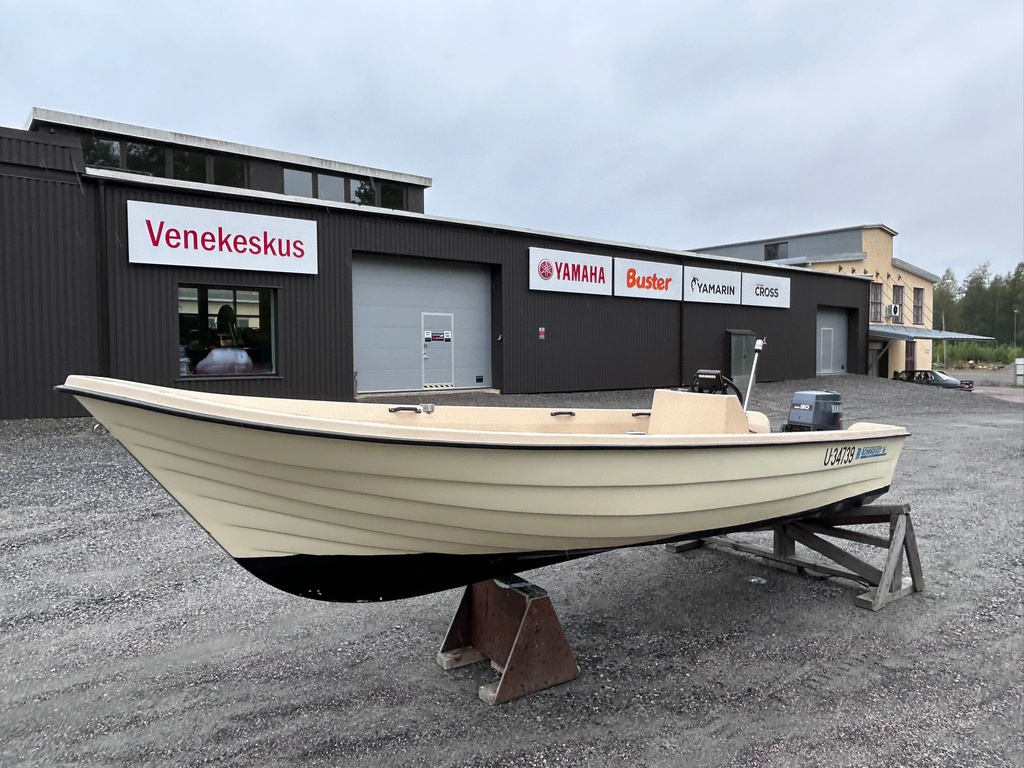 Rönnqvist 16 + Yamaha F30