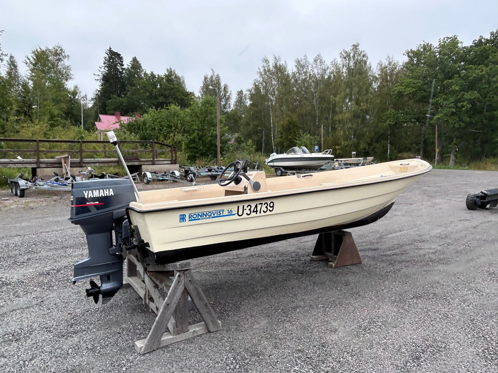 Rönnqvist 16 + Yamaha F30