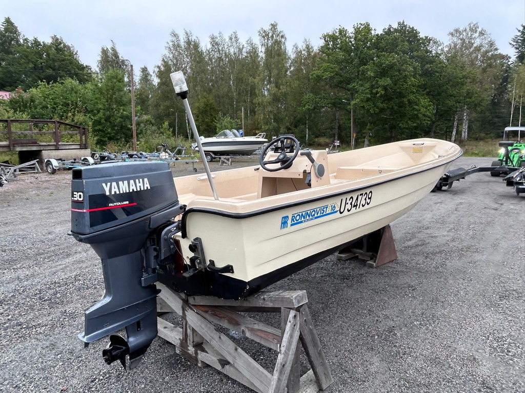 Rönnqvist 16 + Yamaha F30