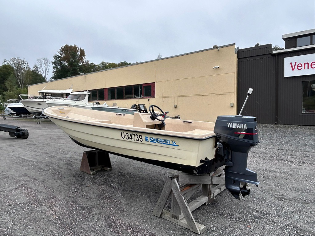 Rönnqvist 16 + Yamaha F30