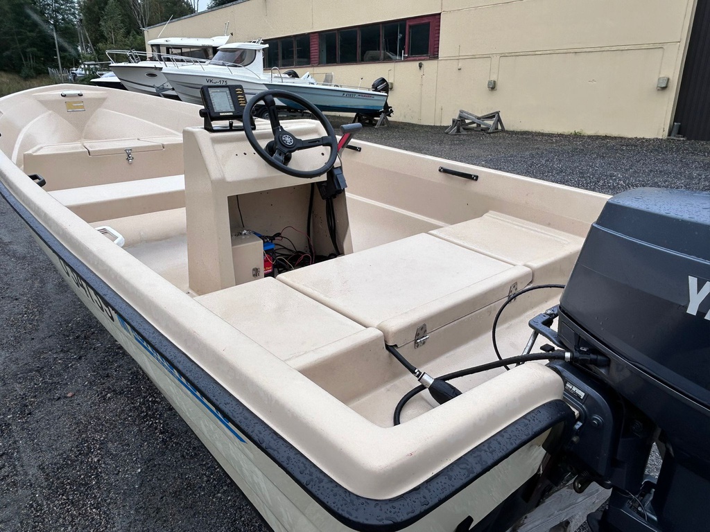 Rönnqvist 16 + Yamaha F30