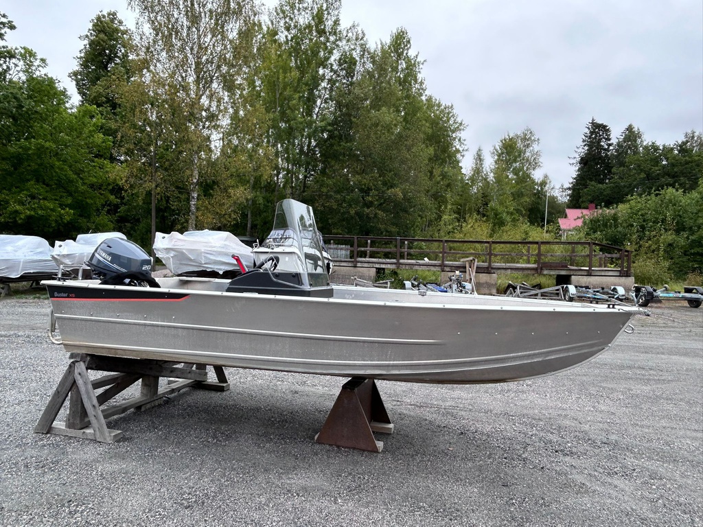 Buster XSr + Yamaha F20 2025