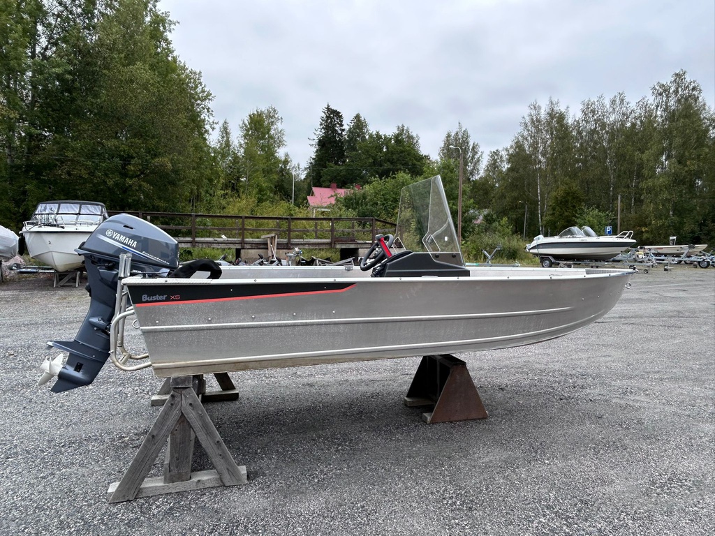 Buster XSr + Yamaha F20 2025