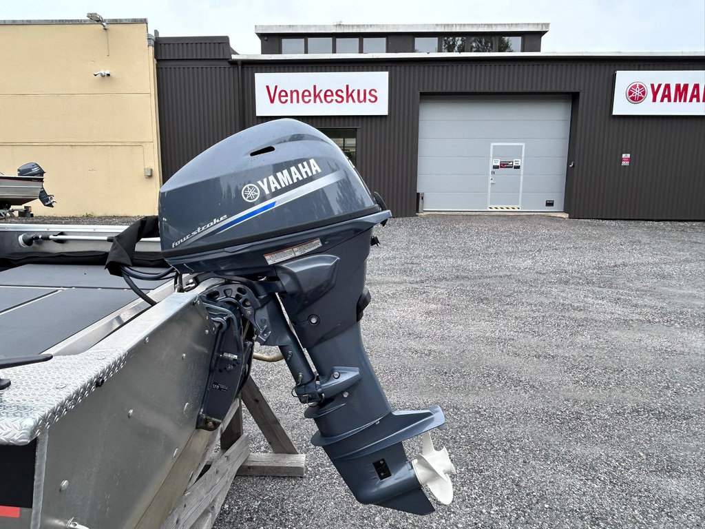 Buster XSr + Yamaha F20 2025