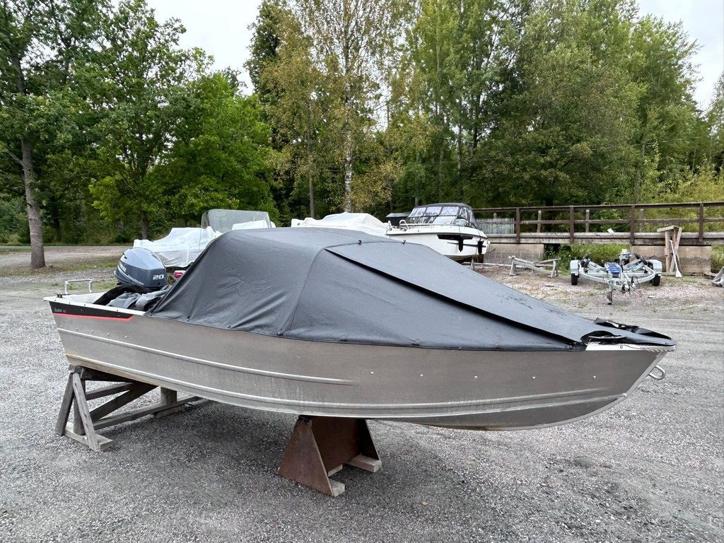 Buster XSr + Yamaha F20 2025