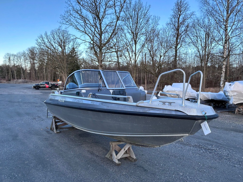 Buster XL + Yamaha F115