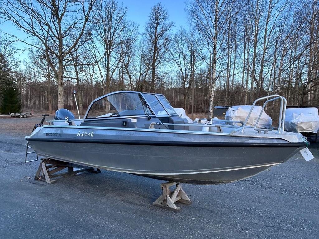 Buster XL + Yamaha F115