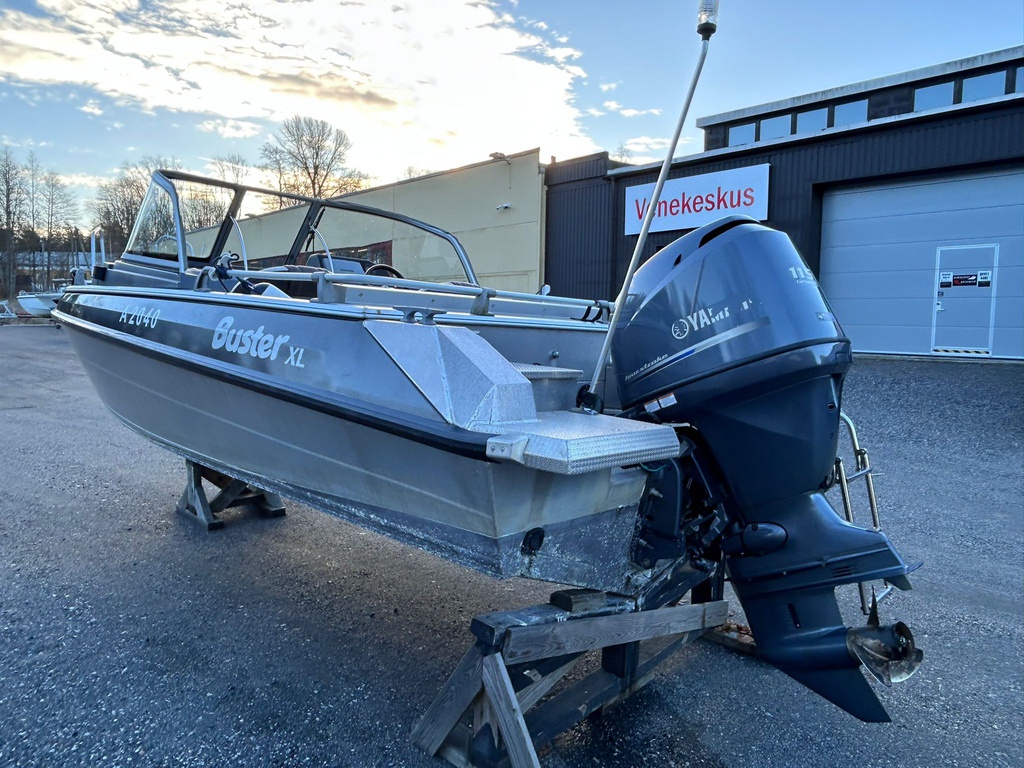 Buster XL + Yamaha F115