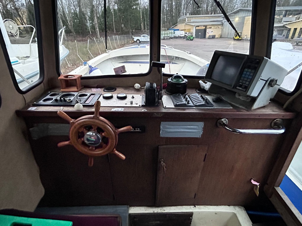 FISHMASTER 810 + Yanmar 4LH-DTE