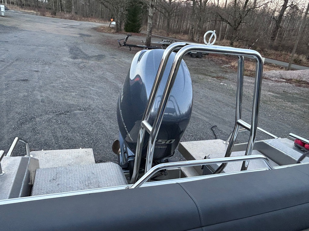 Buster Magnum + Yamaha F150