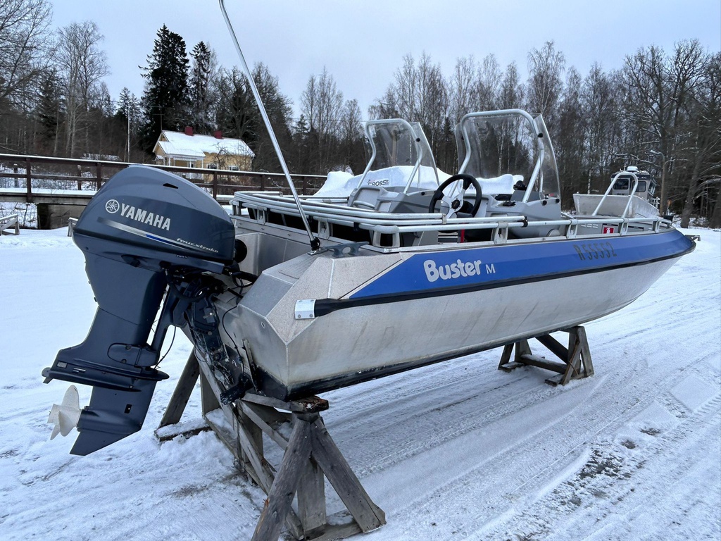 Buster M2 + Yamaha F40