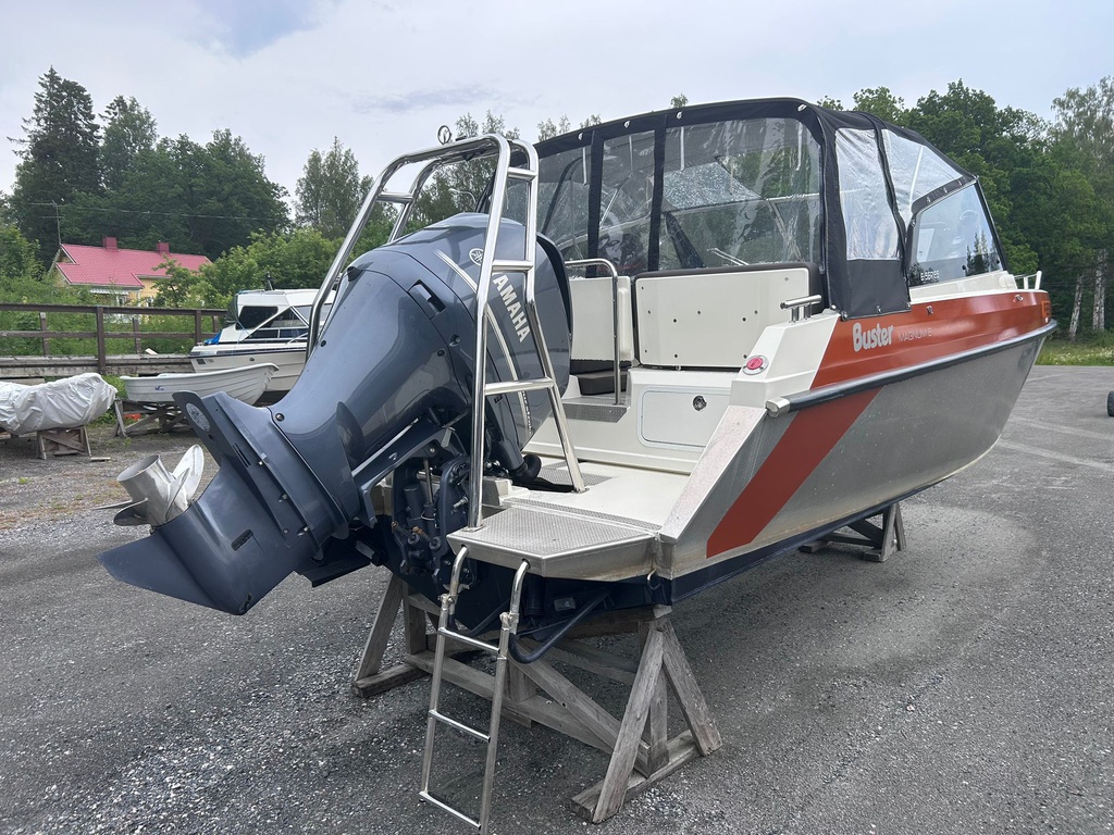 Buster Magnum E + Yamaha F225