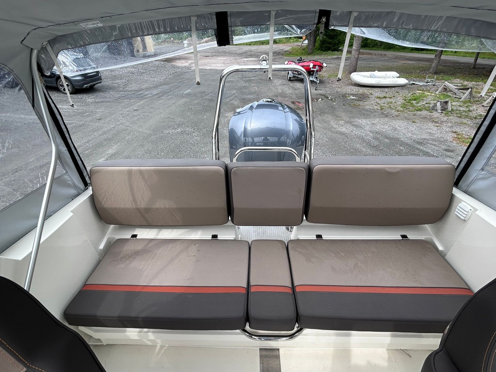 Buster Magnum E + Yamaha F225