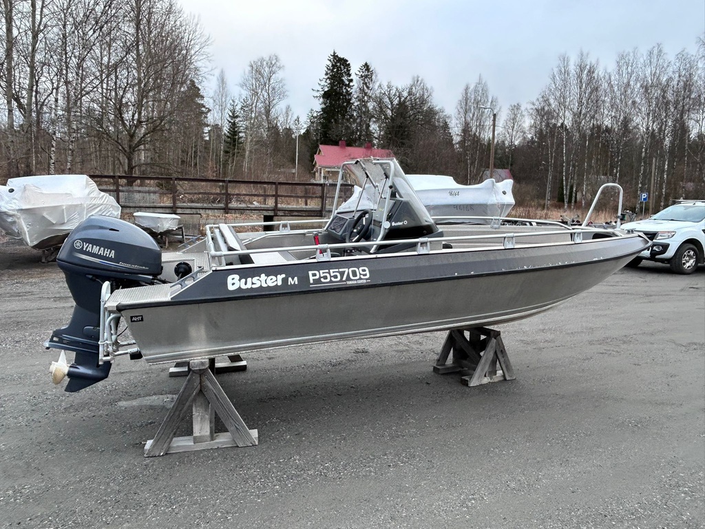 Buster M2 + Yamaha F40