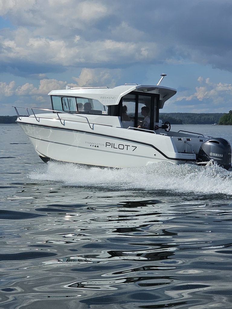 Finnmaster Pilot 7 + Yamaha F150