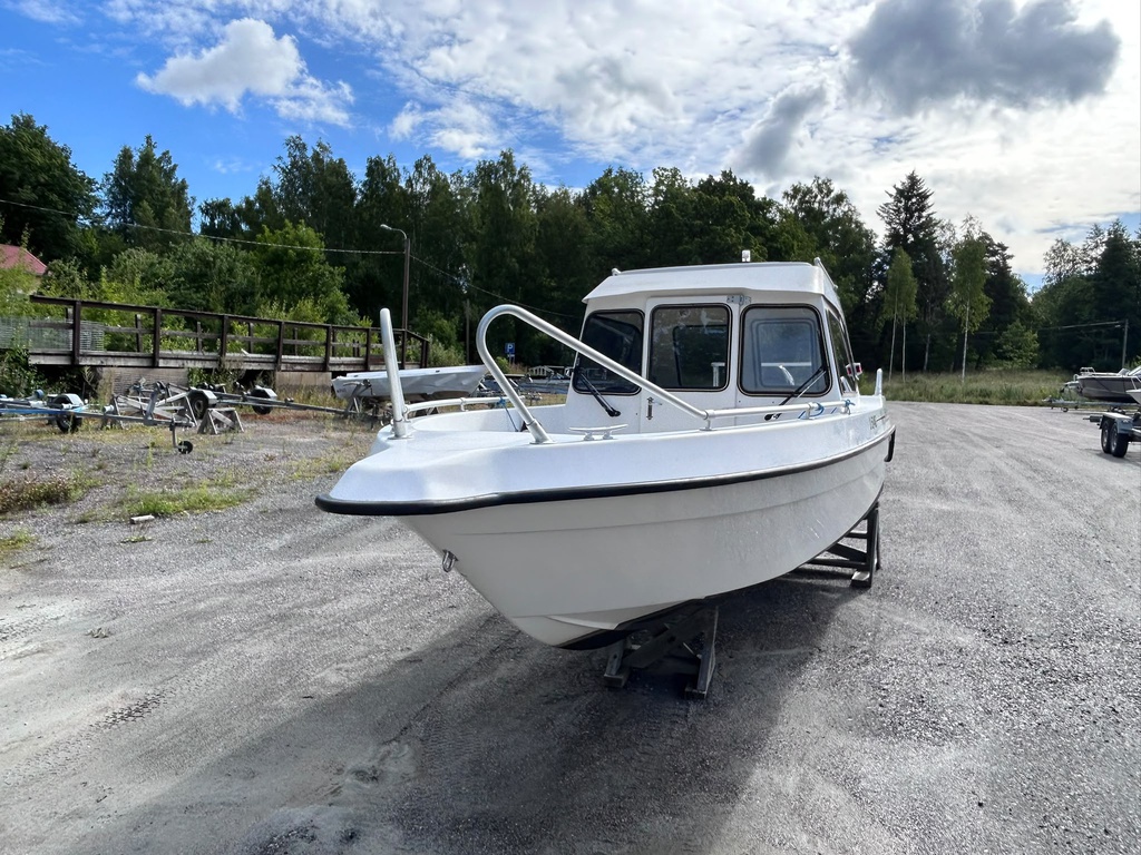 TG 5900 + Suzuki DF70