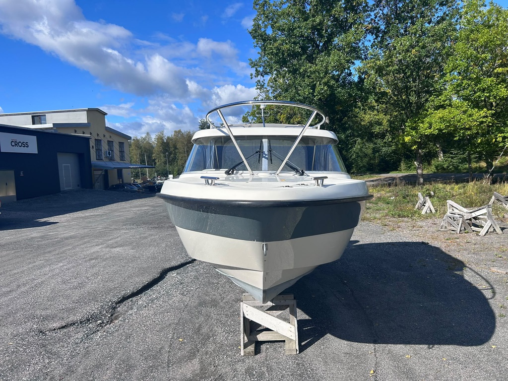 AMT 185HT + Evinrude E-TEC 90
