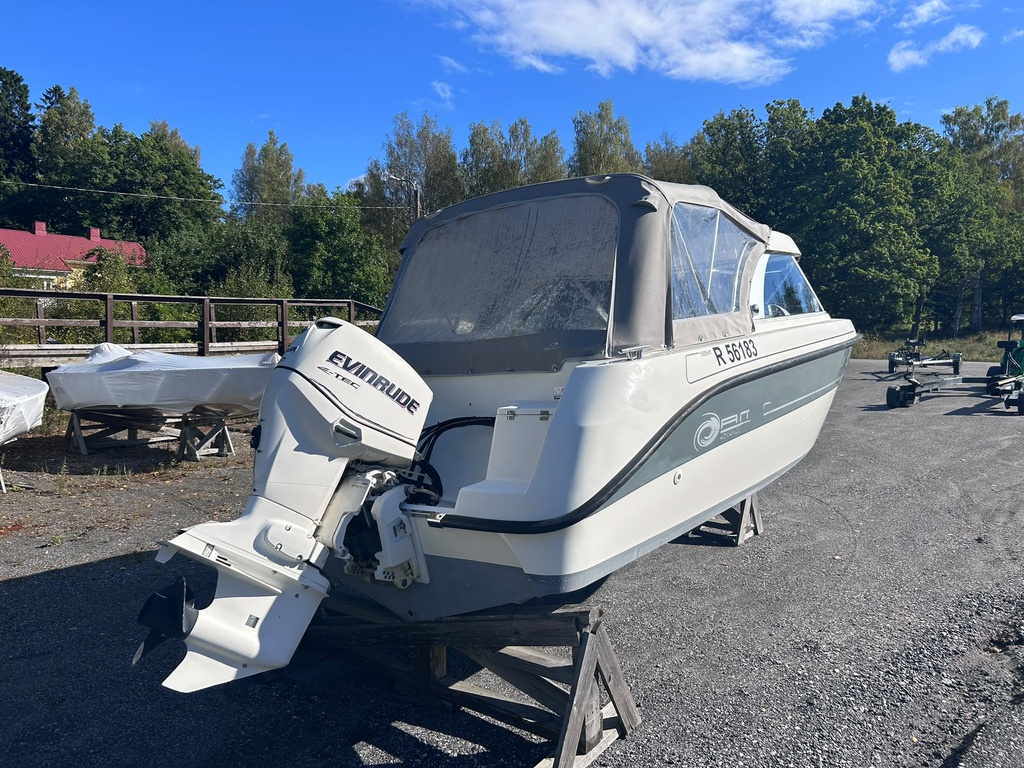 AMT 185HT + Evinrude E-TEC 90