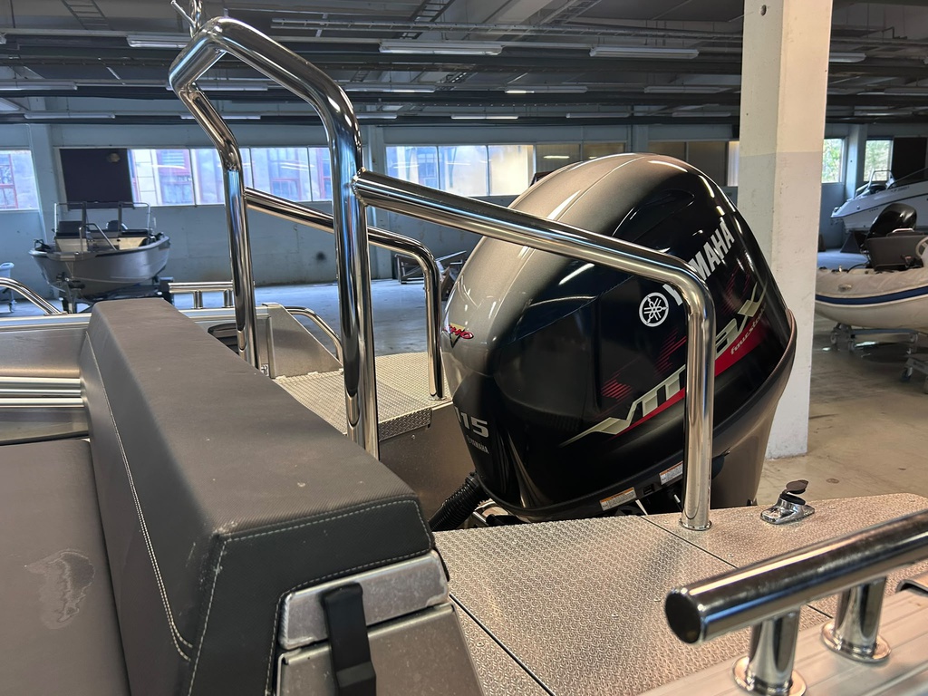 Buster XL VMAX + Yamaha VF115
