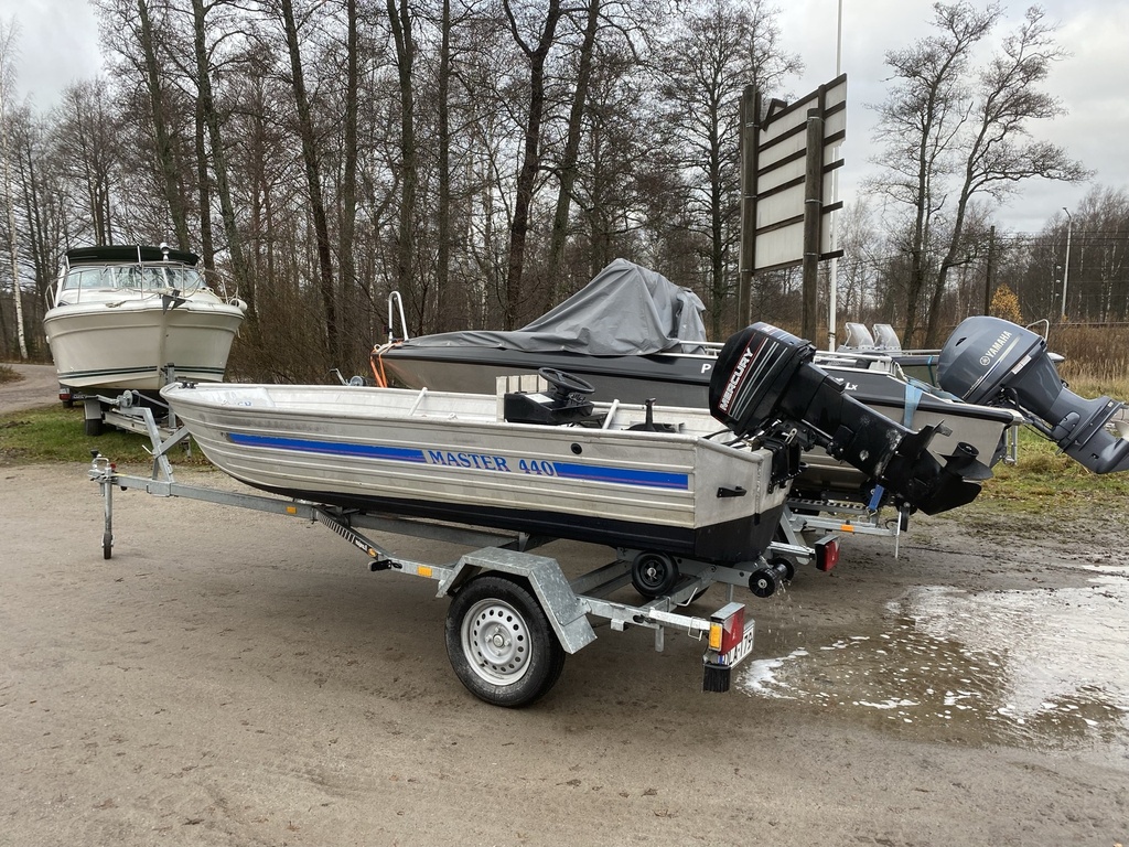 Master 440 + Mercury 20