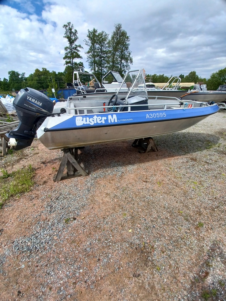 Buster M + Yamaha 40hp -04